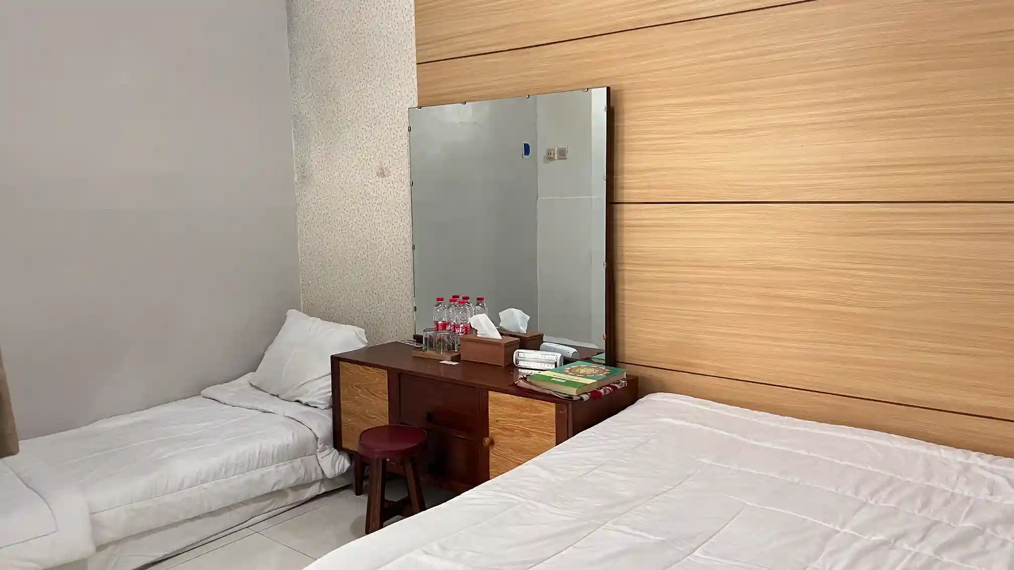 R.06 Manahan Bed
